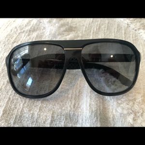 GUCCI Aviator Style Sunglasses 1076/N/S D289O
